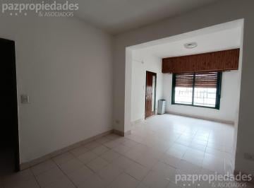 Casa · 70m² · 3 Ambientes · 1 Cochera · Casa 2 Dorm. con Entrada Semicubierta Para Auto.
