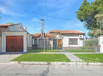 Casa · 178m² · 4 Ambientes · 2 Cocheras · Chalet en Venta en Quilmes Oeste