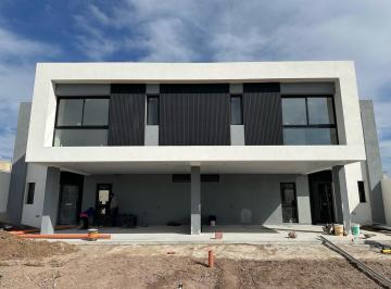 PH · 182m² · 3 Dormitorios · 2 Cocheras · Dúplex Venta 3 Dorm / 3 Baños en Solares de Manantiales