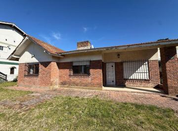Casa de 5 ambientes, Villa Gesell · Chalet en Venta de 4 Dorm. en Zona Sur