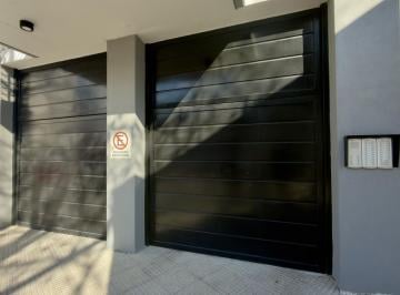 Garage · 27m² · Cochera Doble y Privada Al Frente en Villa del Parque