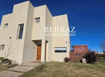Casa · 165m² · 5 Ambientes · 2 Cocheras · Casa Venta 3 Dorm. Lote de 430 m² Barrio Santa Lucia, Pilar del Este, Zona Norte