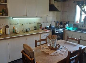 PH · 215m² · 7 Ambientes · Venta PH 7 Ambientes Pisos Uno y Dos Al Frente con Balcòn en Villa Santa Rita Apto Crédito