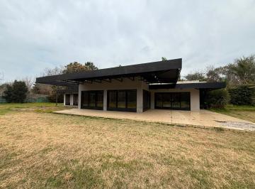 Quinta vacacional · 300m² · 2 Dormitorios · 3 Cocheras · Venta de Propiedad Para Inversion