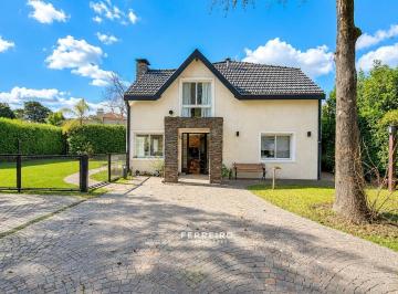 Casa · 280m² · 5 Ambientes · 6 Cocheras · Casa en Venta en Praderas de San Ignacio, San Miguel