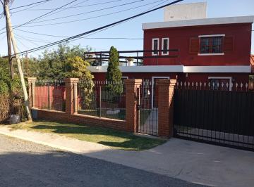 Casa · 219m² · 6 Ambientes · 2 Cocheras · Casa 3 Dor en 2 Plantas - Apta Credito - Cuesta Colorada - Los Jacintos Al 1800