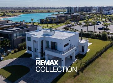 Casa · 400m² · 5 Ambientes · 1 Cochera · Exclusiva Casa Premium en Terralagos Barrio Playa