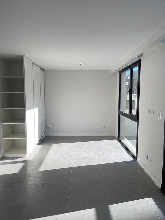 Alquiler 24 meses | Monoambiente | Plaza Mitre - Living Comedor/ Cocina integrada con barra