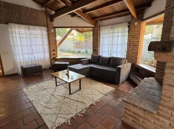 Casa · 367m² · 6 Dormitorios · 3 Cocheras · Casa en Venta, Toda en Planta Baja, Seis Dorm.