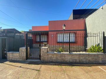 Casa · 77m² · 4 Ambientes · 1 Cochera · Alquiler PH 4 Ambientes Jardin Cochera Padua