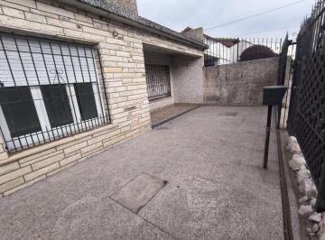 PH · 50m² · 3 Ambientes · 1 Cochera · PH 4 Ambientes Alquiler Moron Cochera Patio Lavade