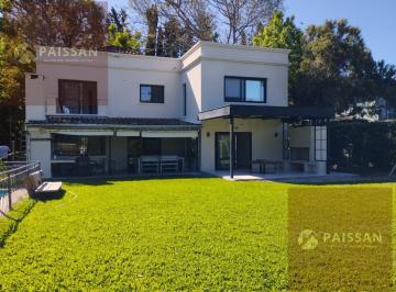 Casa · 200m² · 5 Ambientes · 2 Cocheras · Tucuman 3000 Enero/quincenas
