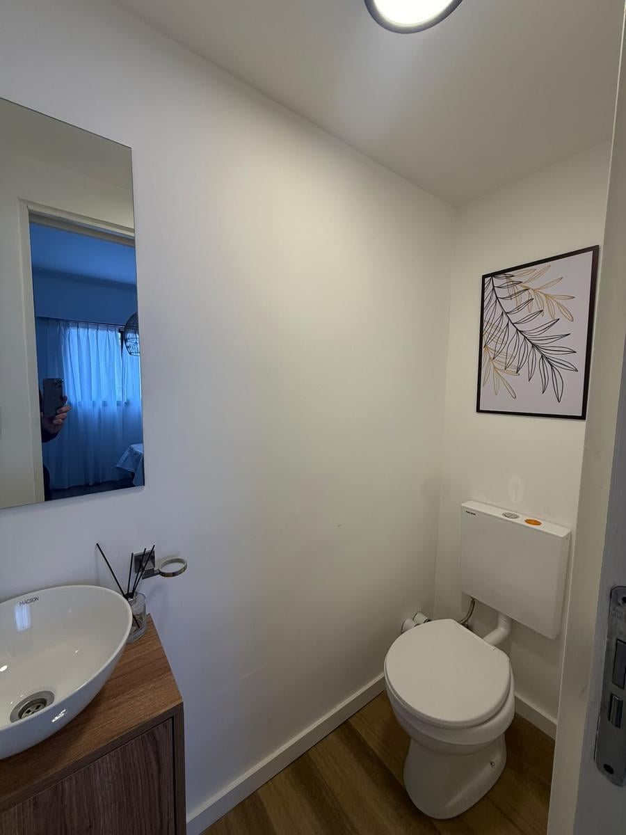 Excelente chalet en ph de 4 Ambientes con garage desarrollado en dos plantas