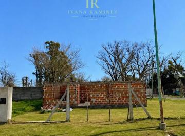 Terreno · 300m² · Se Vende Terreno de 300 m² con Mejoras, Listo Para Escriturar - Barrio Santa Ana, Luján.