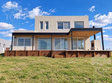 Casa · 180m² · 6 Ambientes · Casa en El Naudir Al Río