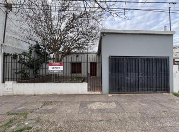 Casa · 117m² · 5 Ambientes · 1 Cochera · Casa 3 Dorm. | Apta Crédito | Patio y Cochera