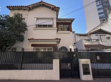Casa · 200m² · 7 Ambientes · 3 Cocheras · Sólido Chalet Súper Luminoso en La Lucila