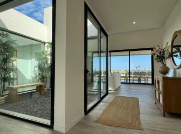 Casa · 154m² · 6 Ambientes · Casa en Venta 3 Dorm. en Barrio Vida Club de Campo