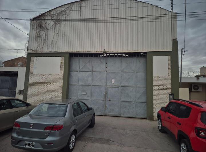 Bodega-Galpón · 325m²