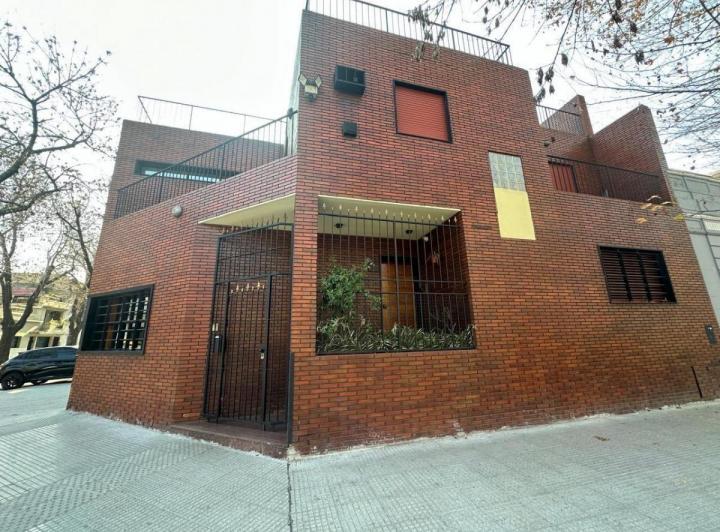 Casa · 408m² · 5 Ambientes · 3 Cocheras