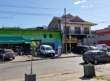 Local comercial · 400m² · Vende 2 (Dos) Locales Comerciales Sobre Av 893.