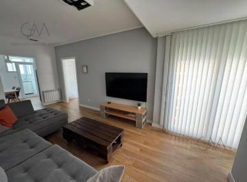 Departamento · 70m² · 3 Ambientes · 1 Cochera · Departamento de 3 Ambientes en Playa Grande en Alquiler Temporario