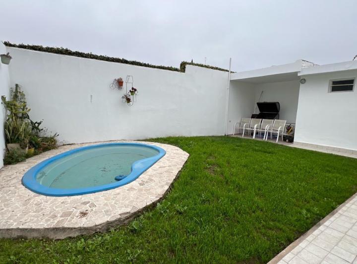 Casa 3 Dorm. en Francisco Aston 6348 (Arguello)