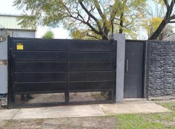 Casa de 4 ambientes, Ituzaingó · Chalet Sobre Lote de 576 m² con 3 Dorm.