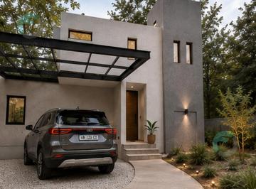 Casa · 994m² · 6 Ambientes · 2 Cocheras · Casa en Villa Warcalde