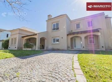 Casa · 330m² · 6 Ambientes · 2 Cocheras · Casa en Venta en Barrio Septiembre - Maroto Propiedades