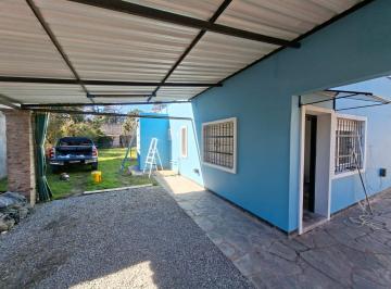Departamento · 53m² · 1 Dormitorio · 3 Cocheras · Hermosa Casa en PH. en Alquiler. Ituzaingo Sur