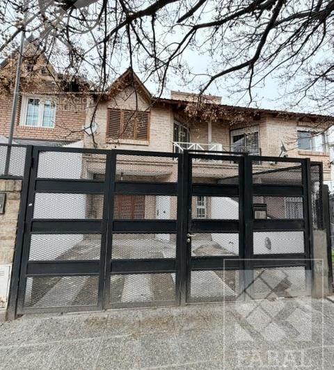 Casa · 65m² · 3 Ambientes · 1 Cochera