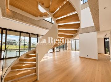 Casa · 700m² · 8 Ambientes · 2 Cocheras · Espectacular Casa a La Venta en El Yacht - Nordelta