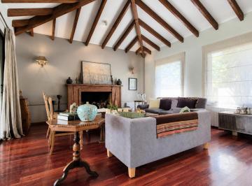 Casa de 9 ambientes, Chacras de Coria · Tittarelli Vende Casa en Barrio Pueyrredón. Chacras de Coria