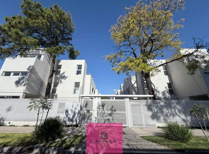 PH · 121m² · 4 Ambientes · 2 Cocheras