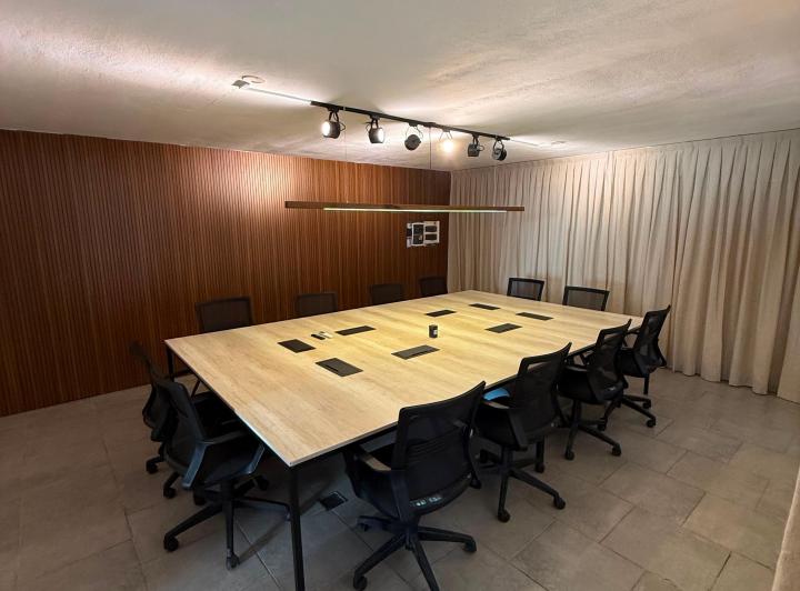 Oficina comercial · 300m² · 5 Ambientes · 2 Cocheras