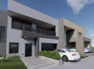 Casa de 9 ambientes, Ricardone · Casa de Dos Plantas - Galería - Balcón