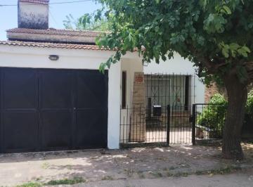 Casa · 102m² · 3 Ambientes · 1 Cochera · Venta Casa 3 Amb Ideal Inversor Barrio Ingeniero Maschwitz Centro