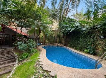 Departamento · 230m² · 5 Ambientes · 1 Cochera · Excelente Edificio Frances con Jardin y Pileta Propios - Cochera