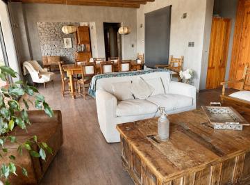 Casa de 7 ambientes, Chacras de Coria · Tittarelli Vende Casa en Barrio Las Catalpas. Nueva.