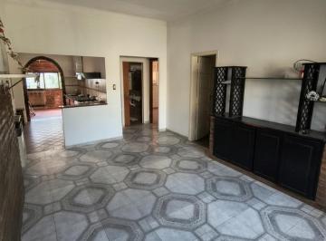 PH · 186m² · 3 Ambientes · 2 Cocheras · PH en Temperley Este