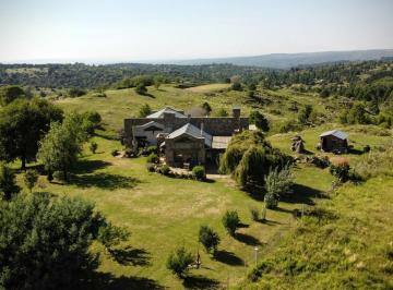 Campo · 120ha · 4 Ambientes · 1 Cochera · Chacra en Atos Pampa, 6.5 Ha, con Chalet de Tres Dorm, Tanque Australiano de 50.000 Lts