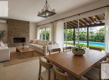 Casa · 350m² · 9 Ambientes · 4 Cocheras · Casa en Talar del Lago II