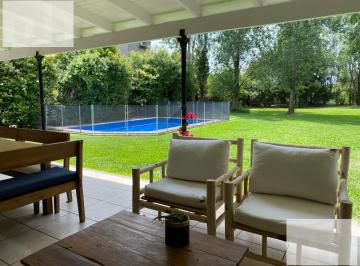 Casa · 217m² · 6 Ambientes · 3 Cocheras · Casa en Santa Barbara Nuevo Ingreso en Venta
