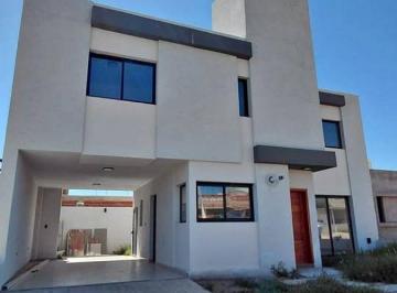 Casa de 4 ambientes, Córdoba · Alquiler Duplex 3 Dorm. Docta Malagueño