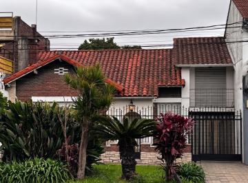 Casa · 122m² · 3 Ambientes · 1 Cochera · Casa en Venta Beccar