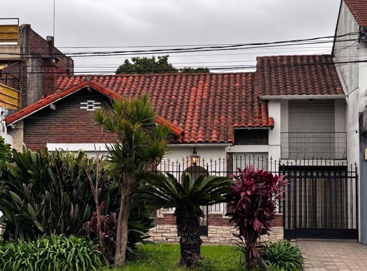 Casa · 122m² · 3 Ambientes · 1 Cochera
