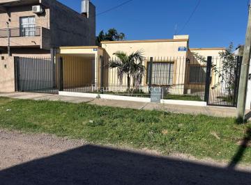 Casa · 142m² · 4 Ambientes · 3 Cocheras · Casa en Paso del Rey