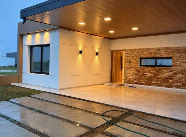 Casa · 95m² · 3 Ambientes · 2 Cocheras