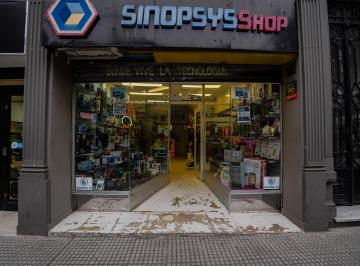 Local comercial , San Isidro · Local Comercial de 100 m² + Entrepiso y Depósito Opcional en San Isidro Centro